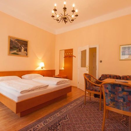 Pension Elfy Baden Bagian luar foto