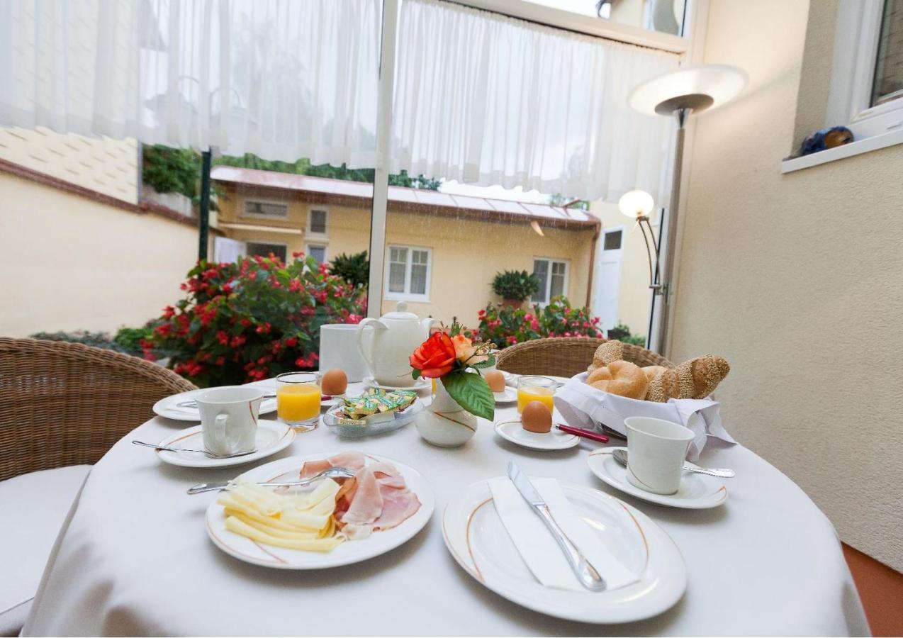 Pension Elfy Baden Bagian luar foto