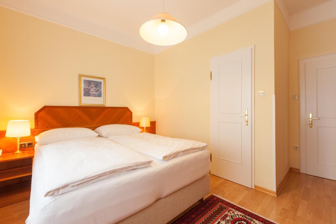 Pension Elfy Baden Bagian luar foto