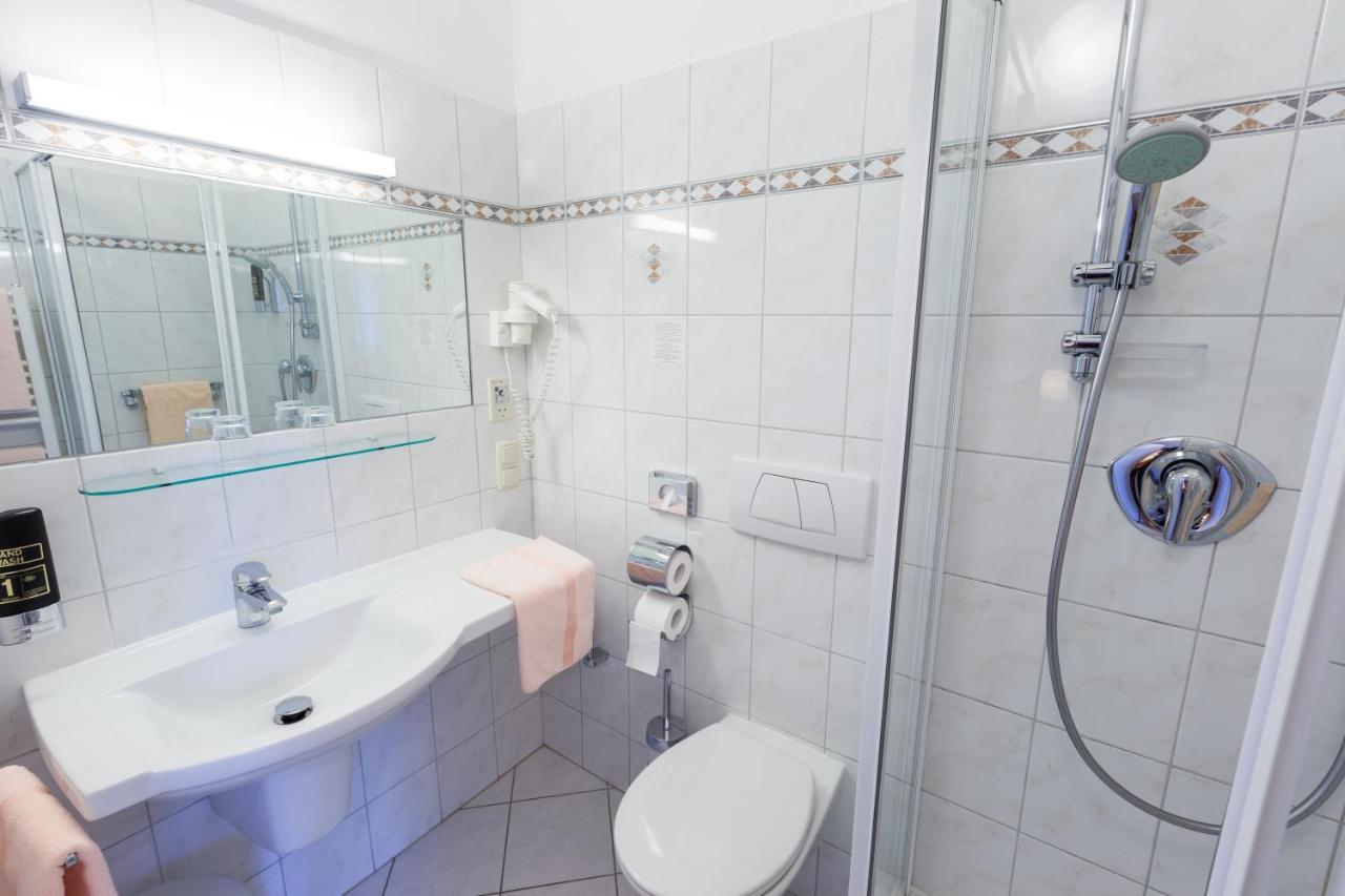 Pension Elfy Baden Bagian luar foto