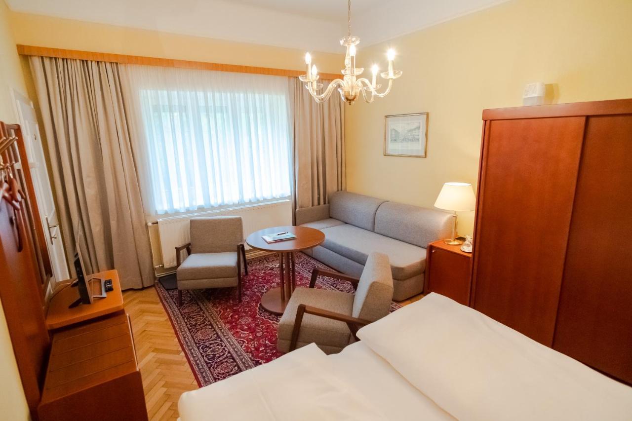Pension Elfy Baden Bagian luar foto