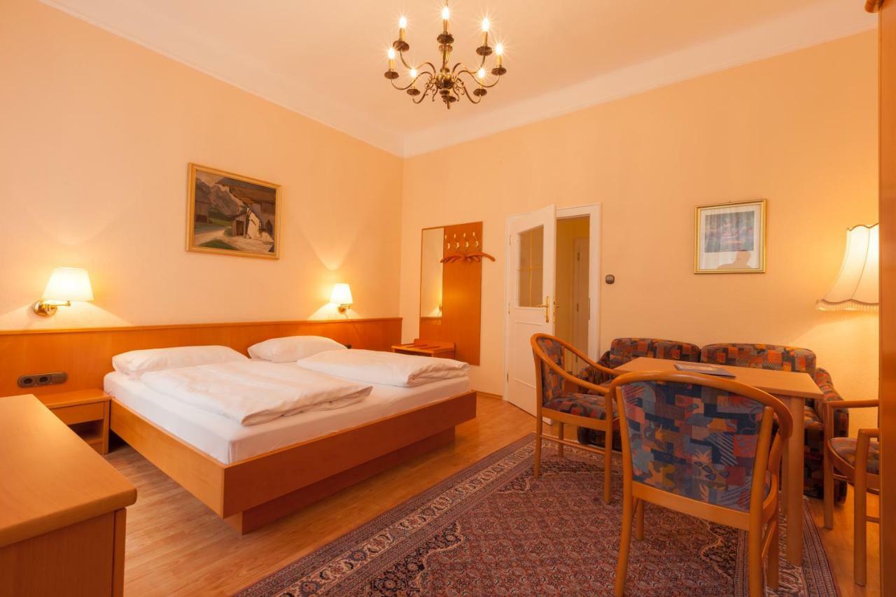 Pension Elfy Baden Bagian luar foto